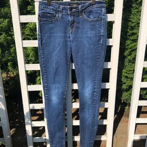 Size 7M Levi Jeans